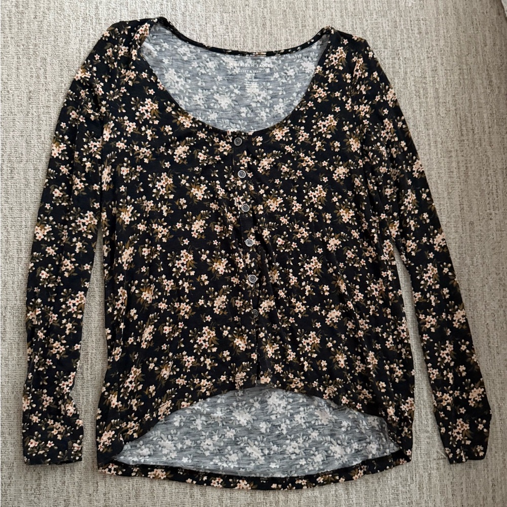 Long sleeve floral American Eagle shirt super soft!